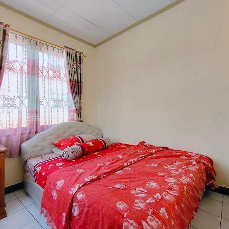Villa Semesta Cikundul Екстериор снимка